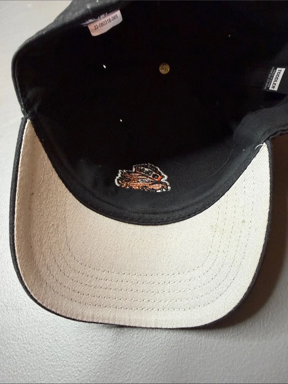 🦫 Toddler Black Baseball Cap with  en y the Beaver Logo.